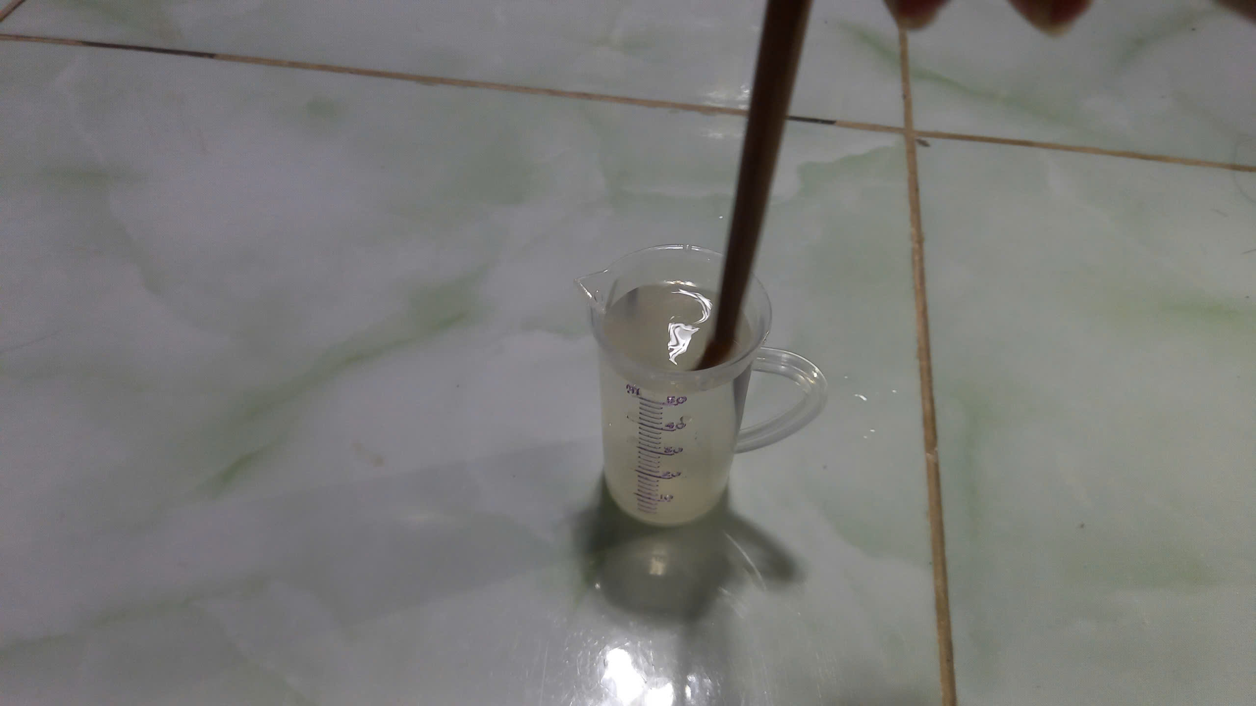 Khuấy tan muối tinh khiết